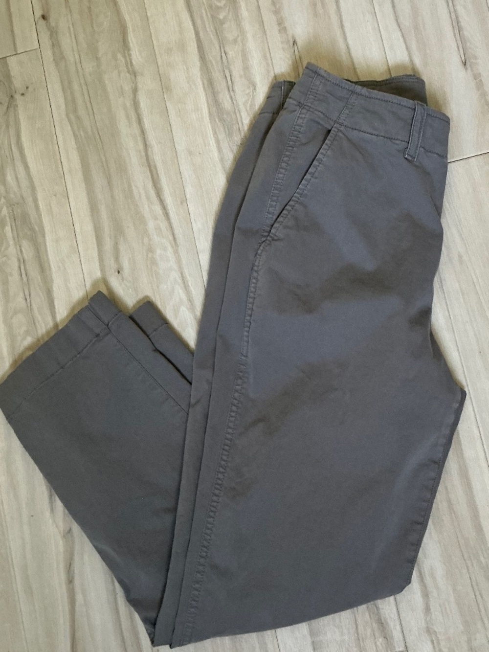 GAP Downtown Khakis Gray Size 6 Like New